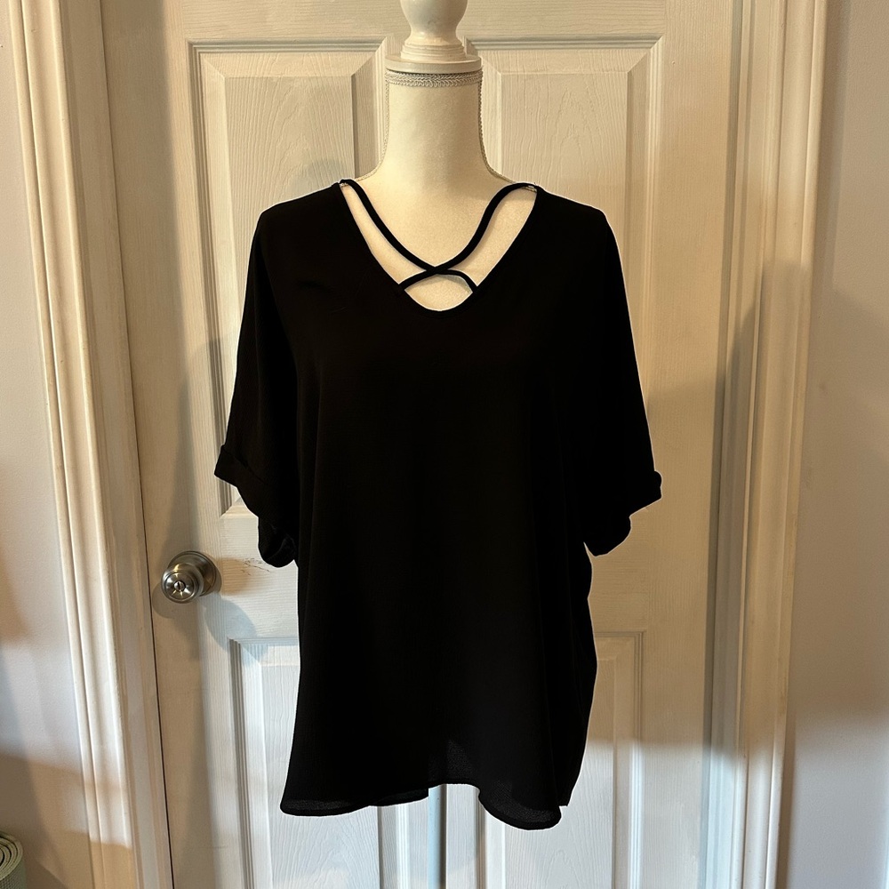 Elegant Black Women's Top. Size L but more like XL. EUC.  Like new